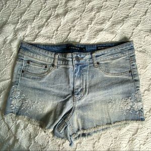 Eunina Denim Frayed Shorts Mid Rise Shortie Sz L